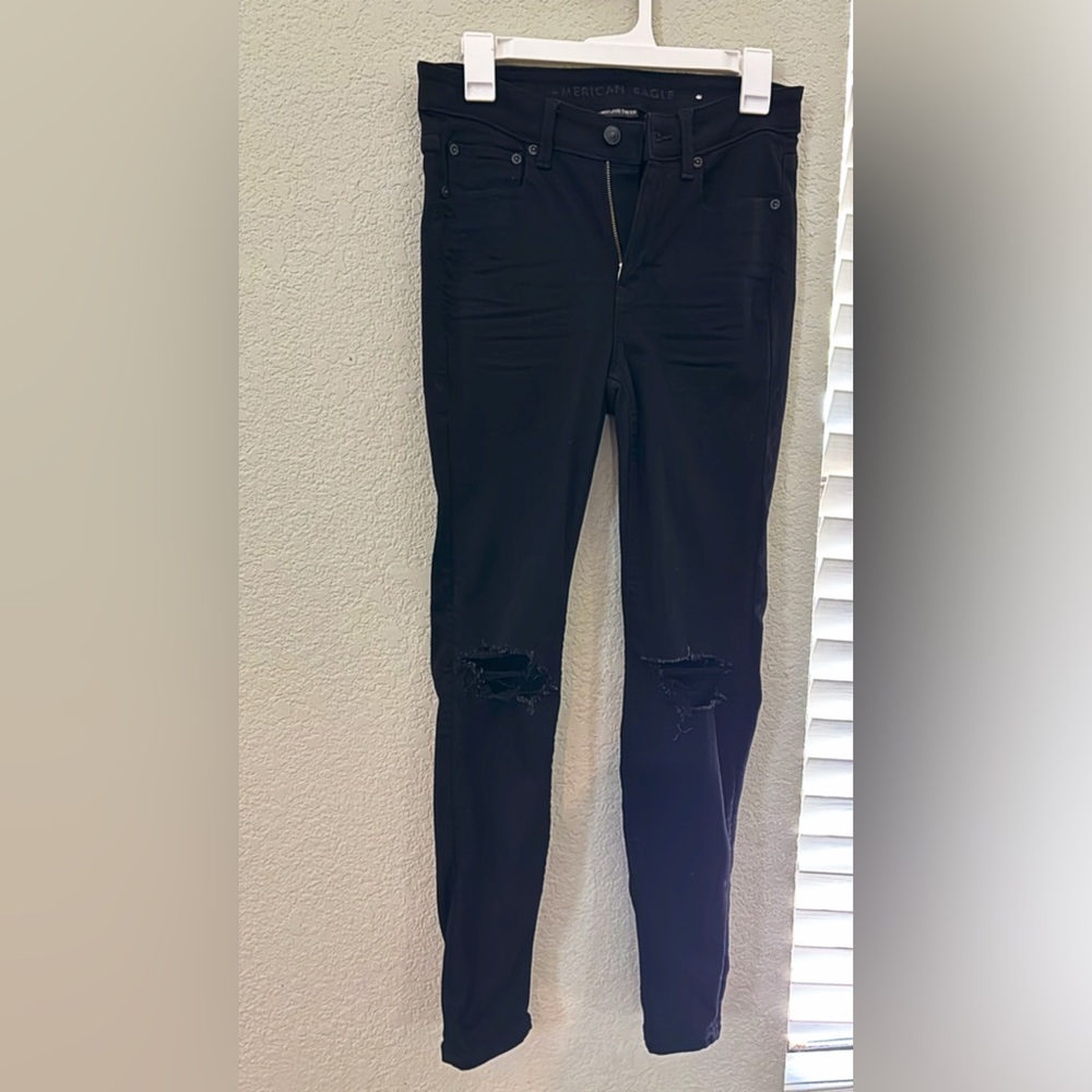 American Eagle Outfitters Women's Black Distressed Jeans